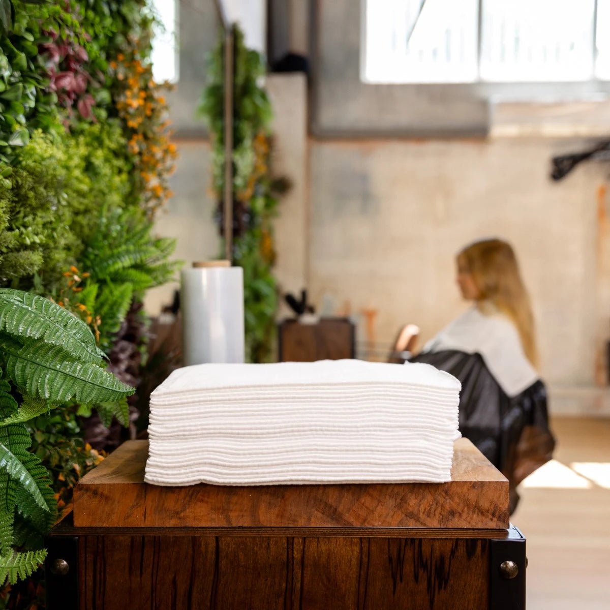 SERVIETTE DE COIFFURE JETABLE ÉCOLOGIQUE 80X45CM - Biowels® Suisse